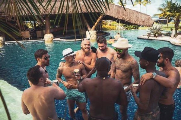 La alocada fiesta de año nuevo de Neymar en Brasil donde estuvo su supuesta y explosiva novia