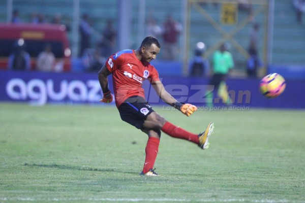 NO VISTE EN TV: ¿Para quién fue? El obsceno gesto de Costly y el reclamo de Claros