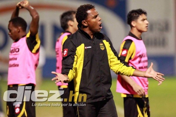 La trayectoria de Carlos Pavón en imágenes