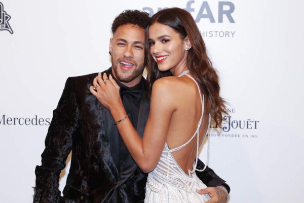 Bruna Marquezine se habría olvidado de Neymar con el ex de una Kardashian