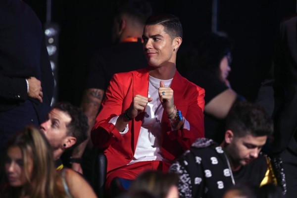 Cristiano Ronaldo y Georgina Rodríguez deslumbran en la alfombra roja de los premios MTV