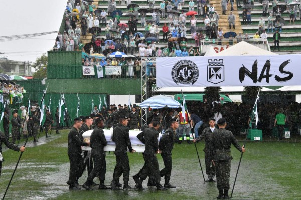 ¡Imposible no llorar! Así fue el último adiós a futbolistas del Chapecoense