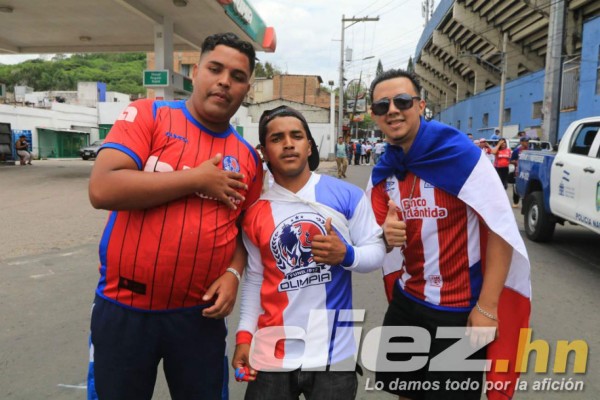 Bonito ambiente en el estadio Nacional para la final Olimpia-Motagua