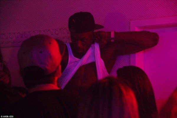 Escandalosas fotos de la fiesta de Usain Bolt ¡con una tercera mujer!