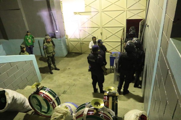 FOTOS: Un herido deja tiroteo a la barra de Marathón