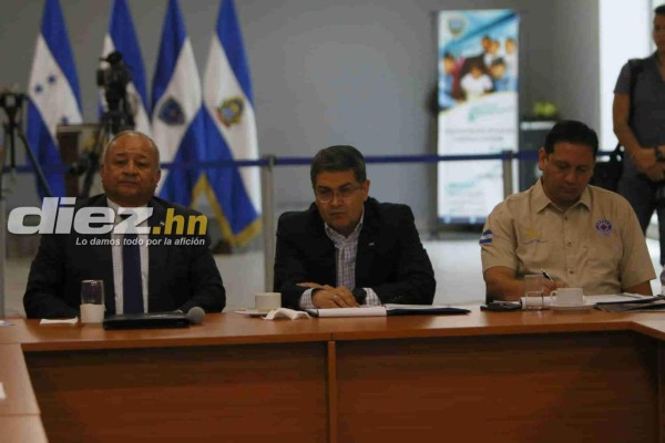 FOTOS: Así fue la reunión entre Fenafuth, Liga Nacional, policía y presidente por el tema de violencia