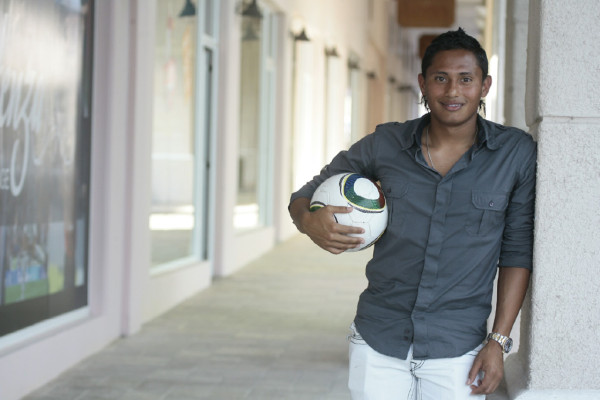 Leeds confirma que Ramón se queda