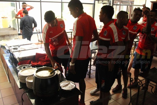 En fotos: Optimismo y alegría en concentración de Olimpia previo al clásico