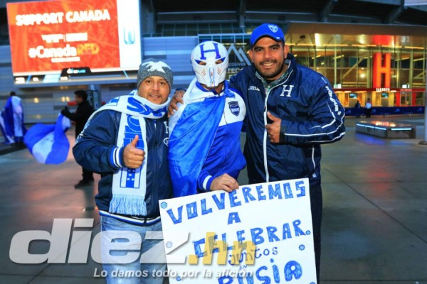 Selección catracha recibe el apoyo su afición en Vancouver
