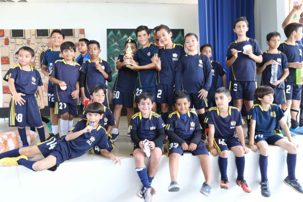 Pequeños derrocharon talento en el Soccer Festival en La Lima