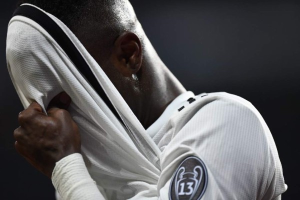 En fotos: Las desgarradoras imágenes de Vinícius Jr contra el Ajax en el Bernabéu