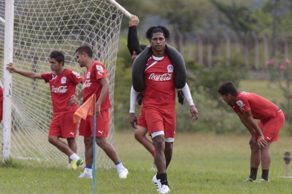 FOTOS: Costly se prepara al máximo para debut con Olimpia