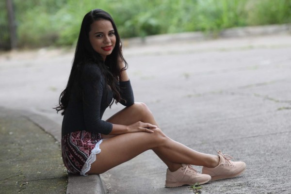 Conocé a Circi Hernández, la bella periodista deportiva que no saldría con un futbolista