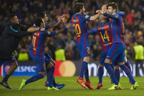 La celebración del Barcelona y los rostros de amargura del PSG