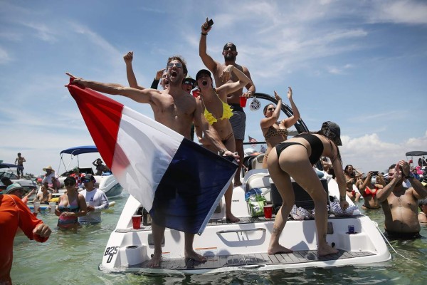 Éxtasis en Francia: El país se vuelve loco y todos salen a festejar el título mundial