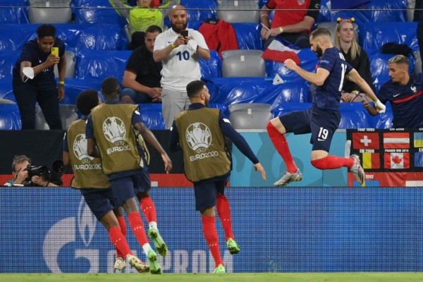 Enorme gesto de Benzema en su regreso oficial, la tristeza de Alemania y las asquerosidades de Joachim Löw