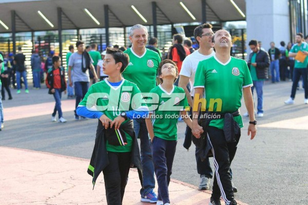 ¡Bellezas! Hasta actriz del Señor de los Cielos se fue al Azteca para el México-Honduras