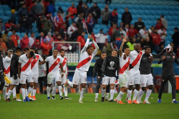 NO VISTE EN TV: Fiesta inca en Brasil; el dolor de Vidal y su novia impacta en el Chile-Perú