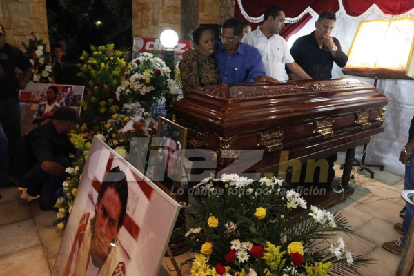 FOTOS: Llanto y dolor en velatorio de Walter López en Ocotepeque