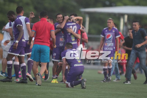 ¡Belleza, júbilo y llanto! Las imágenes curiosas de las semifinales del Ascenso