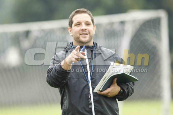 Entre regalos, jugando billar y muchas sonrisa se entrenó el Real España