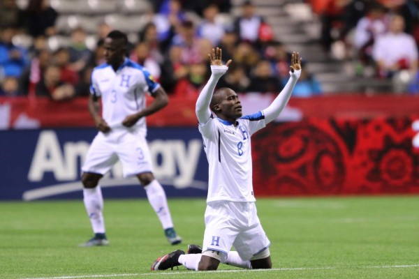 EN FOTOS: Noche para el olvido de Honduras en Vancouver