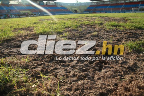 Qué tristeza: Así luce un viejo y deteriorado estadio de La Ceiba