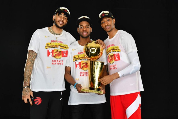 ¡Eufórica y descontrolada! Así fue la celebración de los aficionados de los Raptors en Toronto