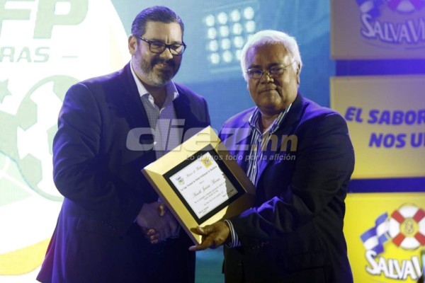 Las imágenes de la premiación de Liga Nacional y presentación de la copa