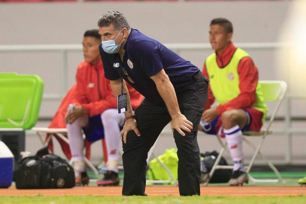 Romell Quioto dejando tendido a Navas, la reacción de Luis Suárez ante la pedida de su salida y la alegría tica