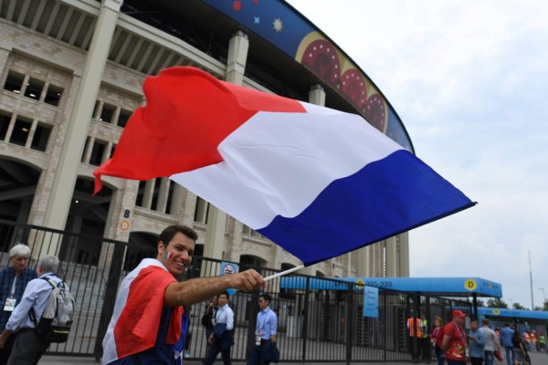 ¡AMBIENTAZO! Así se vive la previa de la final del Mundial Francia-Croacia