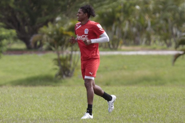 FOTOS: Costly se prepara al máximo para debut con Olimpia