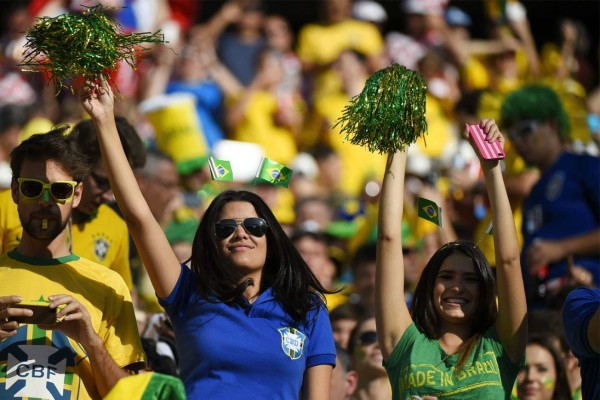 La belleza femenina se hizo presente el inicio del Mundial Brasil 2014.