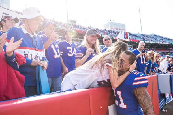 Rachel Bush, la chica de los 'hot selfies' que rechazó a LeBron se casa con otro crack