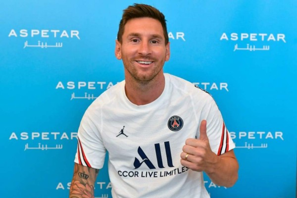 Así fue el primer día de Messi con el PSG: La firma del contrato y el crack que llegó a su hotel