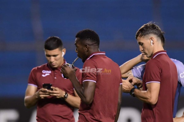 Los hondureños tomando mate, las chicas bonitas y el gesto de Virginia Varela Emilio Izaguirre