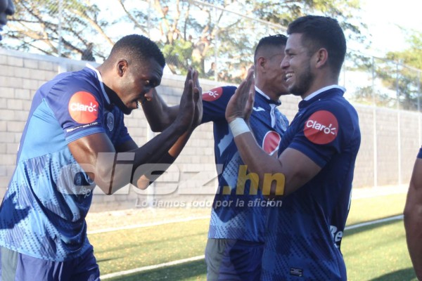 NO SE VIO POR TV: ¿Con quién celebró Estupiñán su primer gol en Motagua?