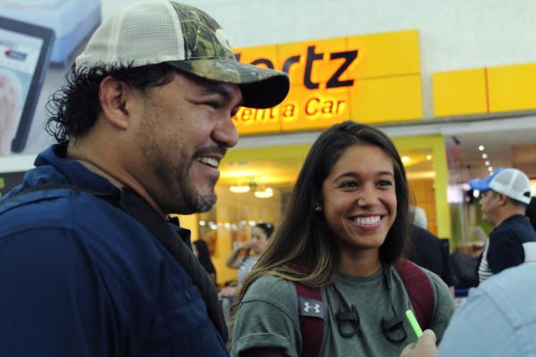 Elexa Bahr llega a Honduras para vacacionar... así luce la hermosa futbolista catracha