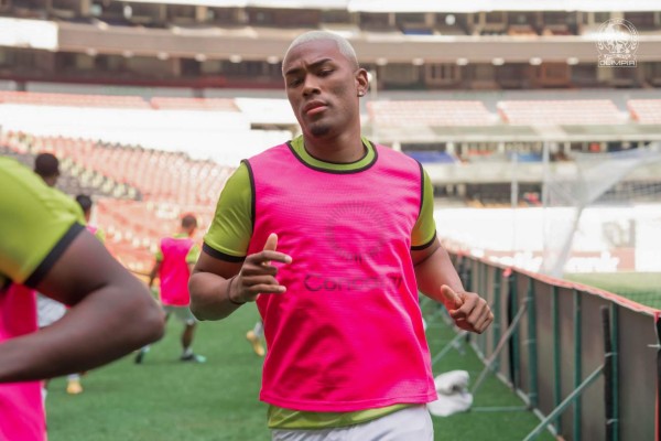 Las postales de Olimpia en el mítico Azteca: Así se preparó para bajarse al América