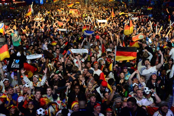 Alemanes celebran campeonato mundial