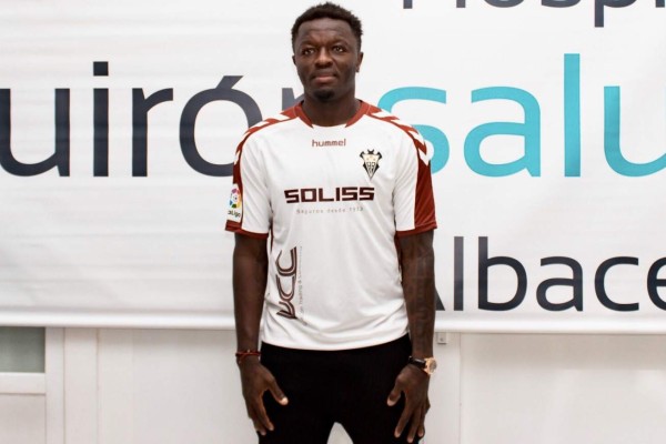 Increíble: 15 grandes futbolistas que creías retirados... ¡y uno tiene más de 50 años!