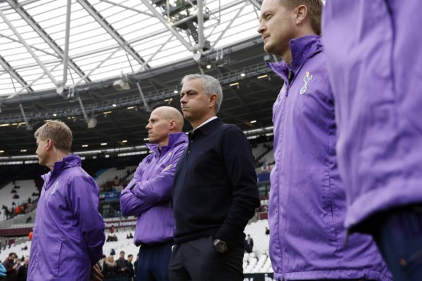 Debut de Mourinho con el Tottenham fue de mucha euforia en casa del West Ham