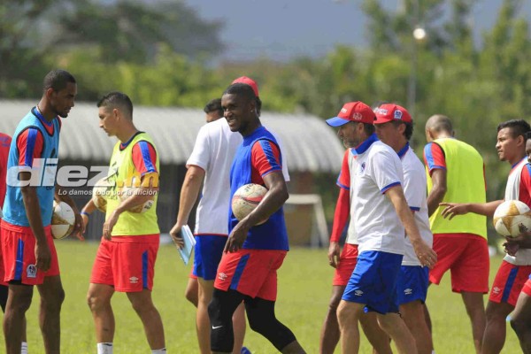 Entre bromas y risas: Así se preparó Olimpia previo a enfrentar a Marathón