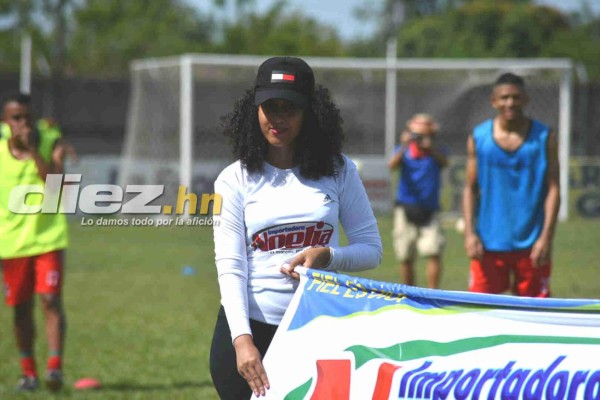 ¡Bellísimas! Final entre Real Sociedad y Olancho se llenó de lindas chicas