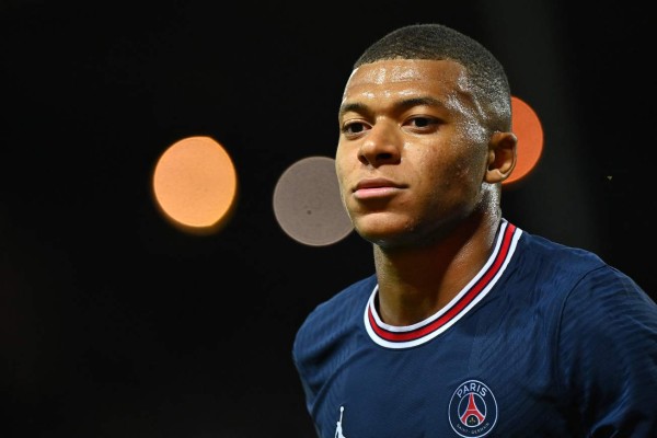 ¿Real Madrid? Bronca de Mbappé tras salir de cambio, abucheado por los hinchas del PSG y la prohibición del Brest por Messi