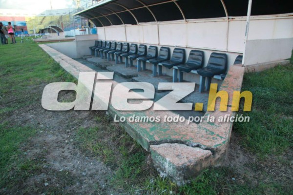 Qué tristeza: Así luce un viejo y deteriorado estadio de La Ceiba