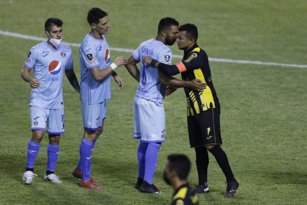 Júbilo y llanto en el estadio Olímpico: Darixon Vuelto se descontroló y rompió en llanto en Real España