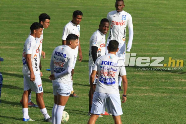 Bromas, patadas, risas y charlas previo al juego de Honduras ante Panamá