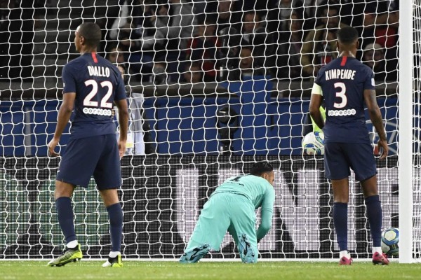 Keylor Navas y los rostros de la derrota del PSG luego de caer ante el modesto Reims