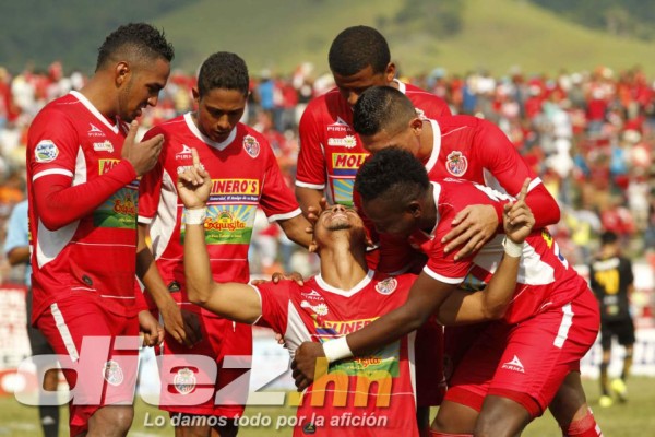 Fiesta en Tocoa: Real Sociedad celebra y va a su cuarta final